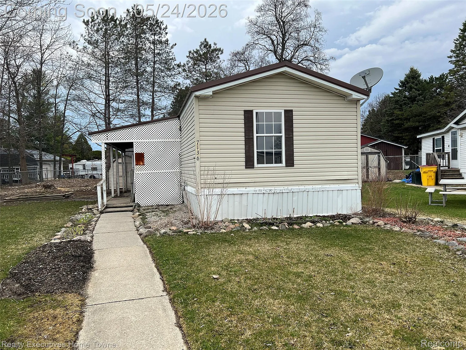7136 Mapleview Cir W #65,Brown City, MI 48416