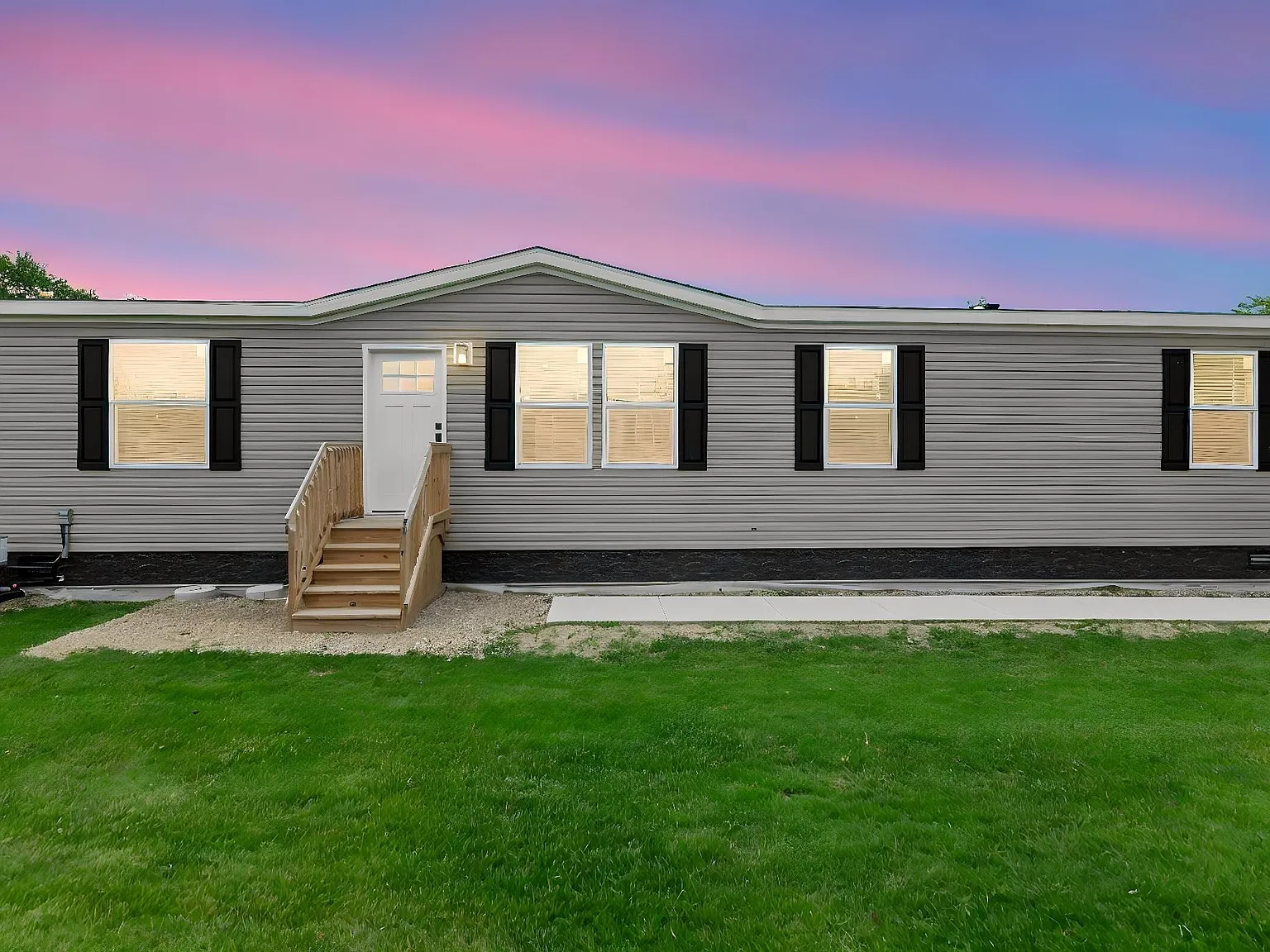 7197 Mapleview Cir W, Brown City, MI 48416